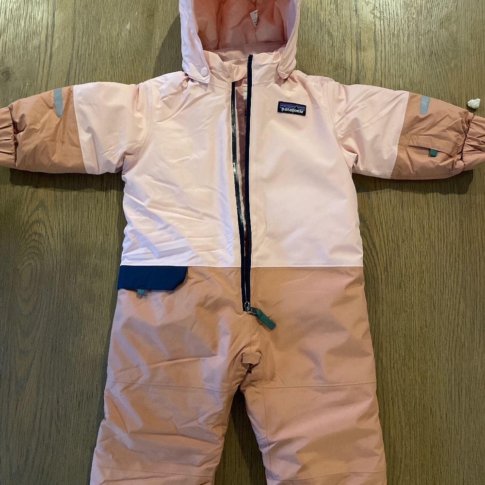 PATAGONIA snowsuit NWT